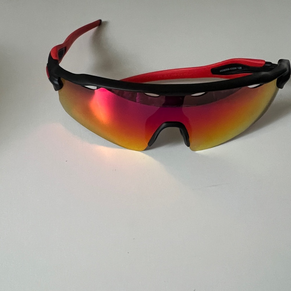 Oakley Performance Sport Sunglasses - Pink shield Lens - Picture 5 of 7